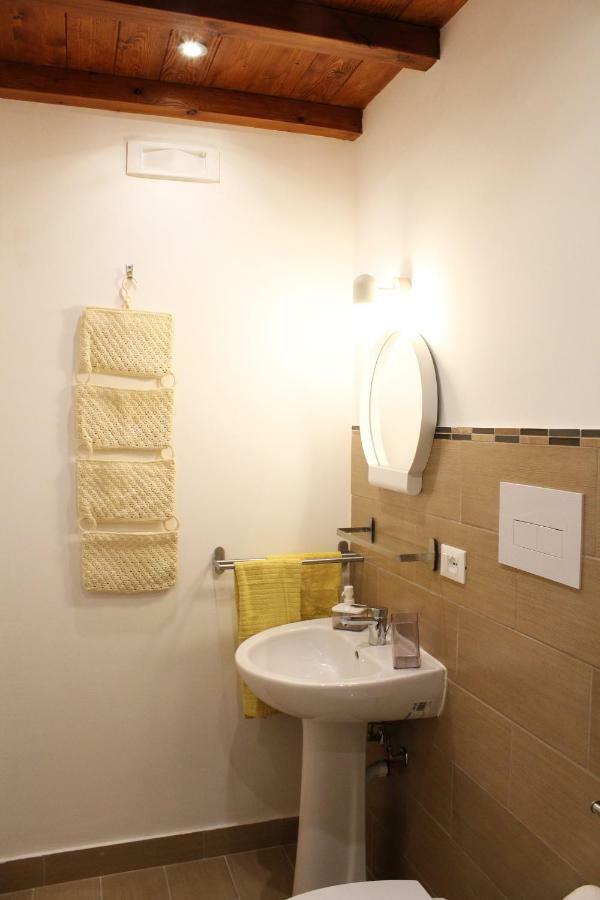 Il Giardino Di Laura Private Rooms Mondello Luaran gambar